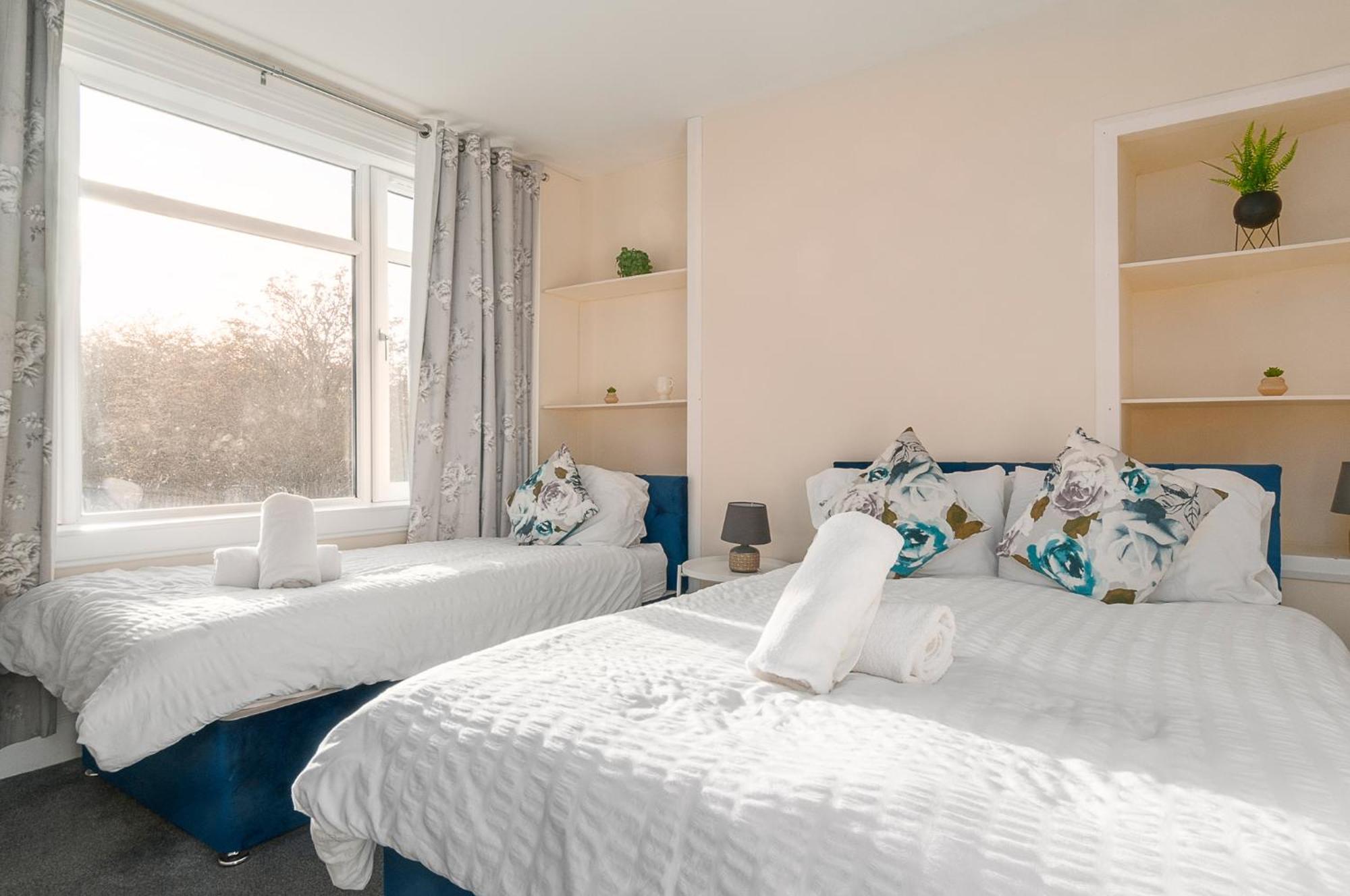 2 Bed Property, Sleeps 5, Free Parking, Near City Centre เอดินบะระ ภายนอก รูปภาพ