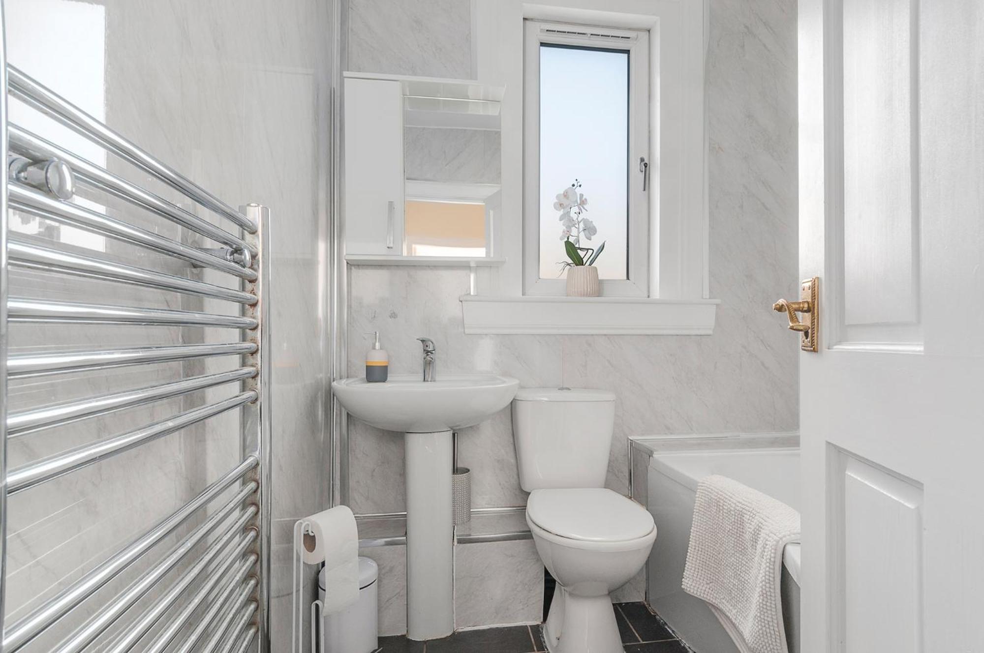 2 Bed Property, Sleeps 5, Free Parking, Near City Centre เอดินบะระ ภายนอก รูปภาพ