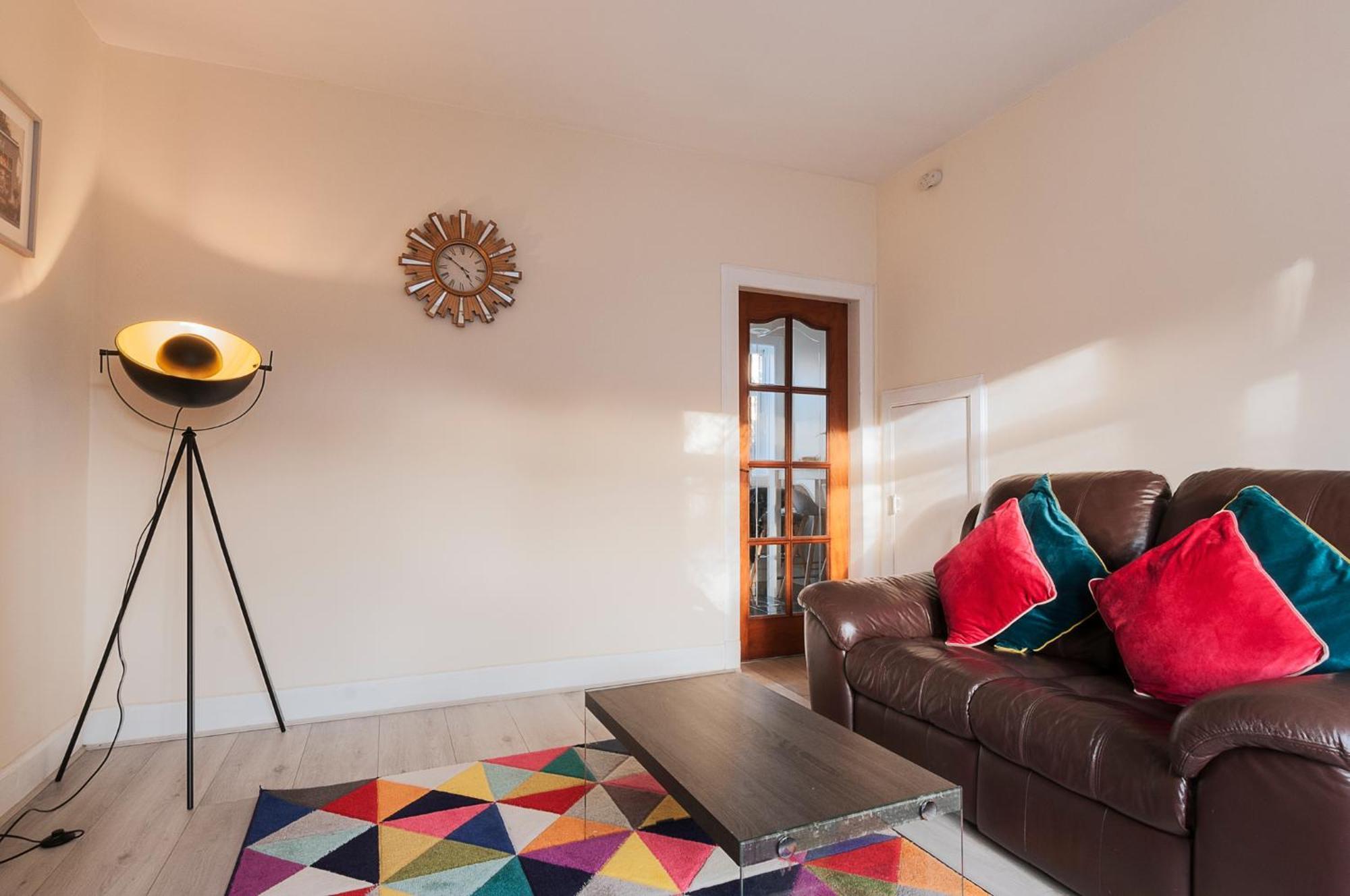 2 Bed Property, Sleeps 5, Free Parking, Near City Centre เอดินบะระ ภายนอก รูปภาพ